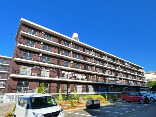 高津橋農住団地B棟