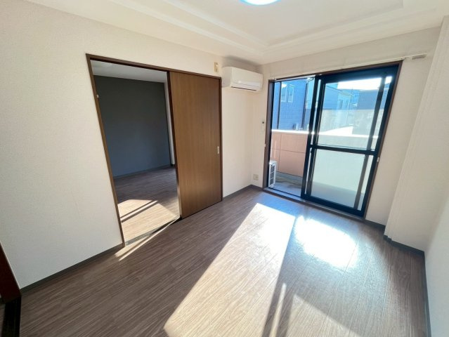 アベニールの洋室