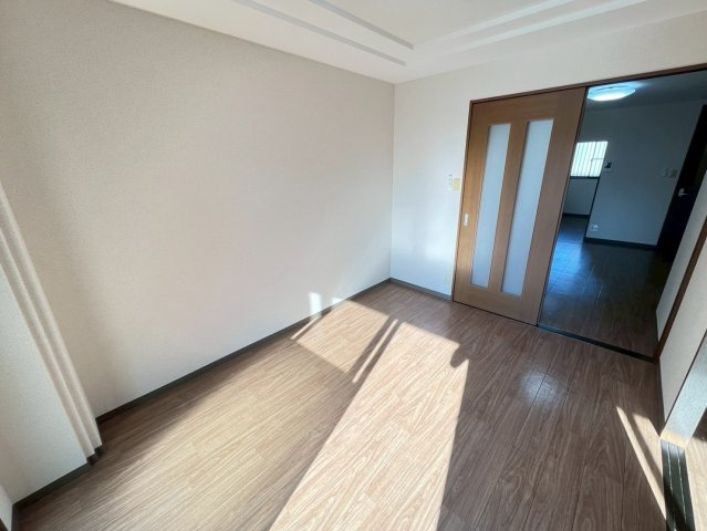 アベニールの洋室