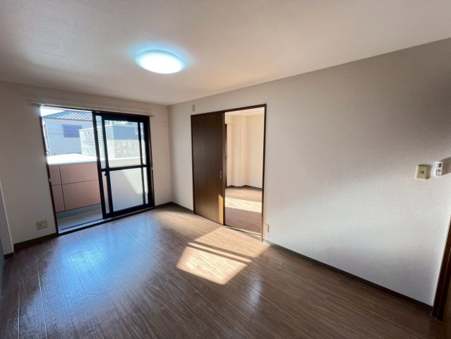 アベニールの洋室