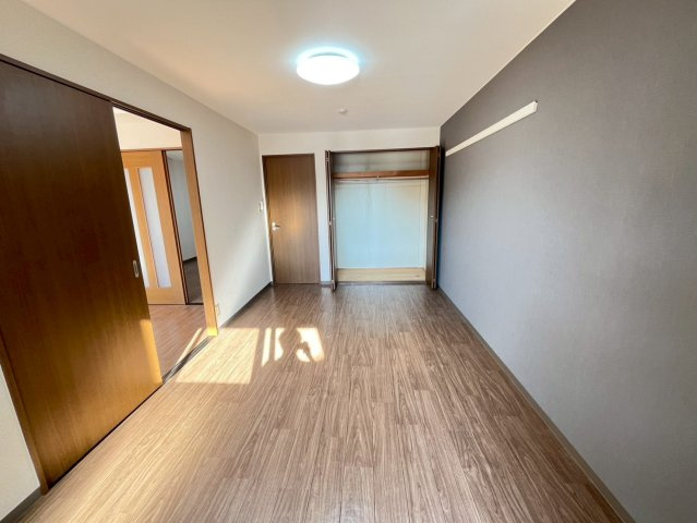 アベニールの洋室