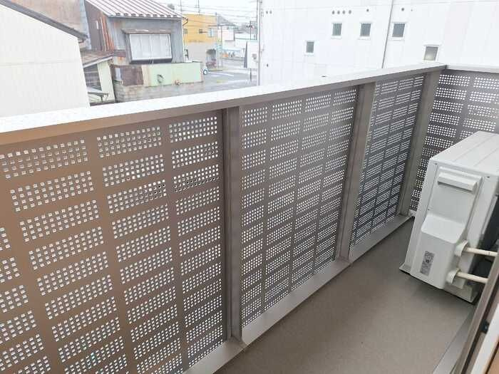 RESUA南大通のバルコニー