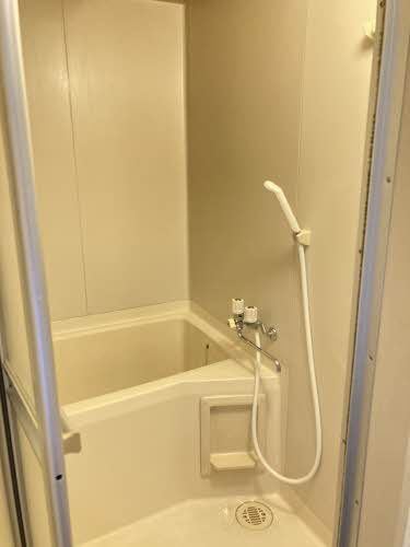 広島市南区向洋新町３丁目のアパートの浴室|お風呂です