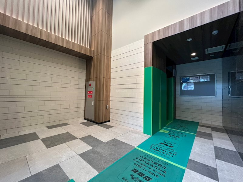 エスリード難波ザ・プレミアのロビー|建物の内部です