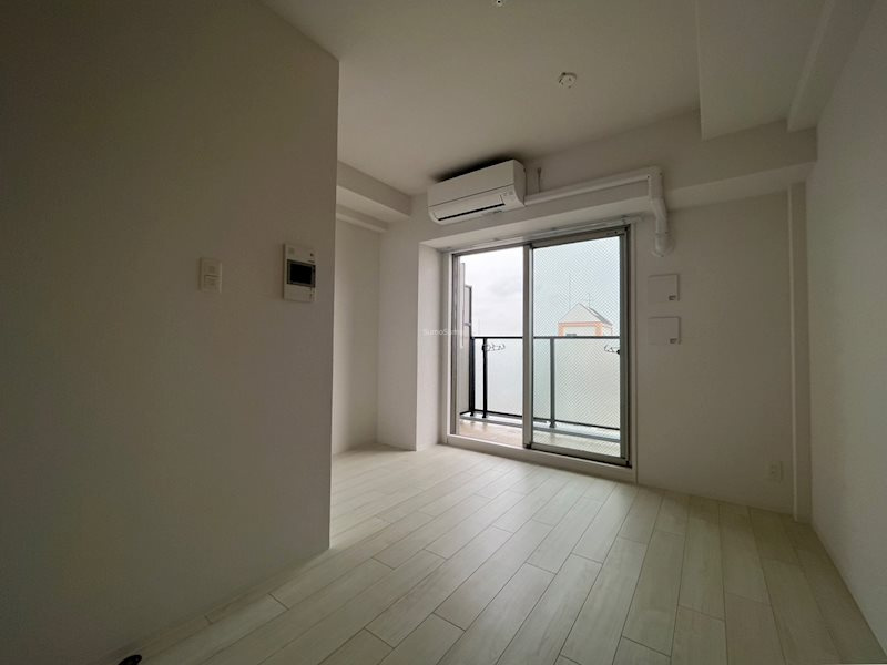 エスリード難波ザ・プレミアの居間・リビング|ゆったりとしたリビングです