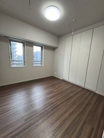 アトラスタワー府中の洋室|落ち着いた色調の洋室です