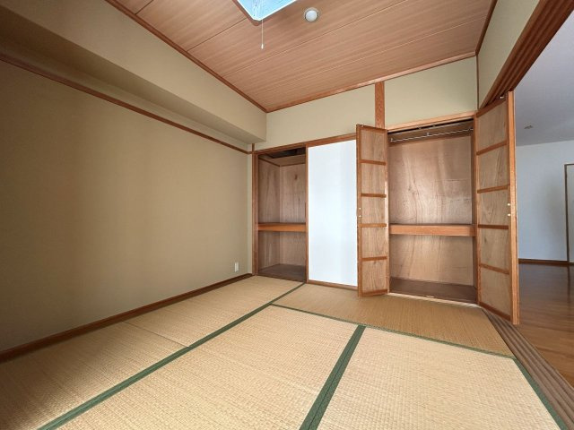 タワーリゾートマンション大手３階の和室|収納つきです