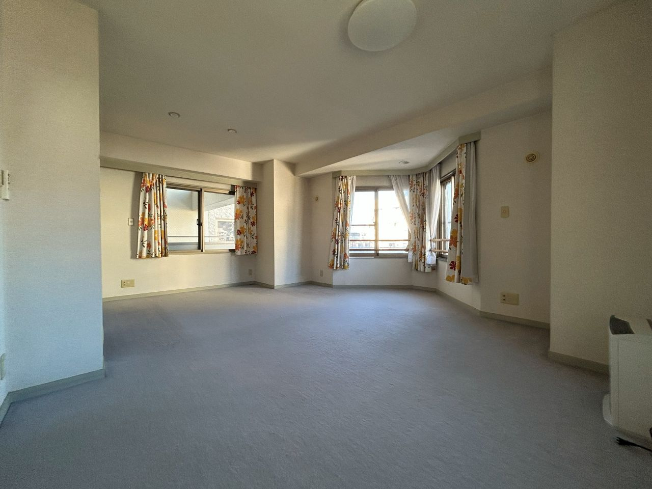 タワーリゾートマンション大手３階の洋室