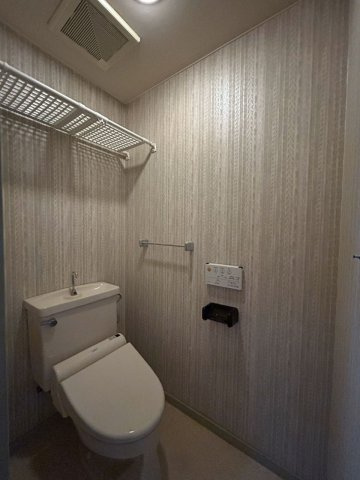 タワーリゾートマンション大手３階のトイレ|ウォシュレットの様子