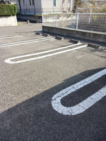 サンライズ幸の駐車場