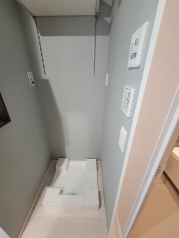 RESUA南大通の玄関