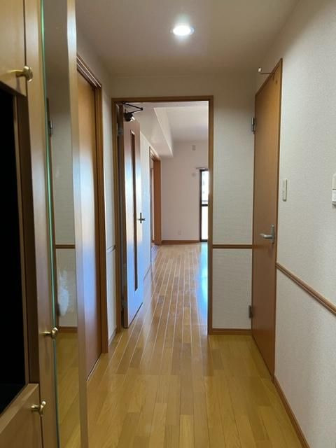 ラフィーク板付の居間・リビング