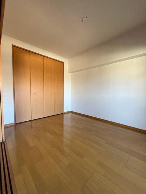 ラフィーク板付の居間・リビング