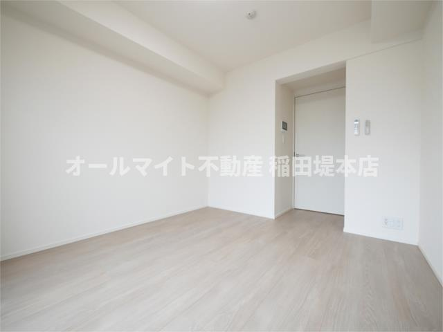 川崎市多摩区登戸新町の賃貸マンションの居間・リビング