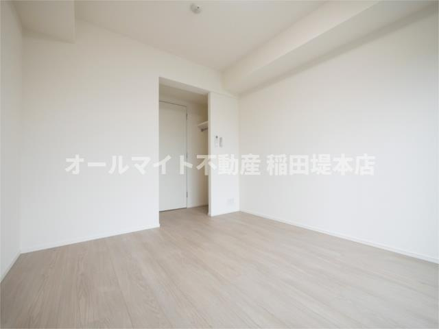 川崎市多摩区登戸新町の賃貸マンションの洋室