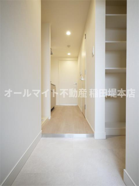 川崎市多摩区登戸新町の賃貸マンションの玄関