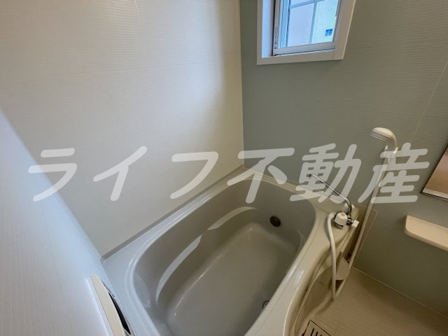 エミュール5の浴室|ゆったり過ごせるお風呂です