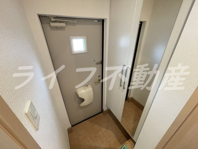 エミュール5の玄関|きれいな玄関です