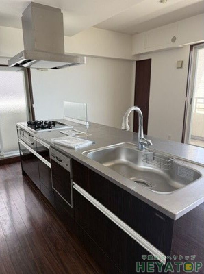 【キッチン】 | REPOSER名駅南 | 毎日のお料理が楽しくなるシステムキッチン完備