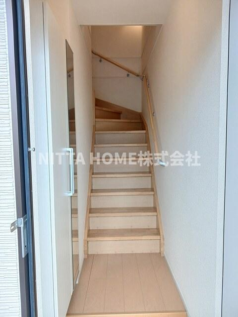 モンテレー L ・ K マンションの玄関|大きなシューズボックス付きの玄関です◎