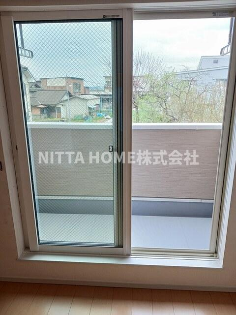 モンテレー L ・ K マンションのバルコニー|バルコニー付きで洗濯物も干せますね◆