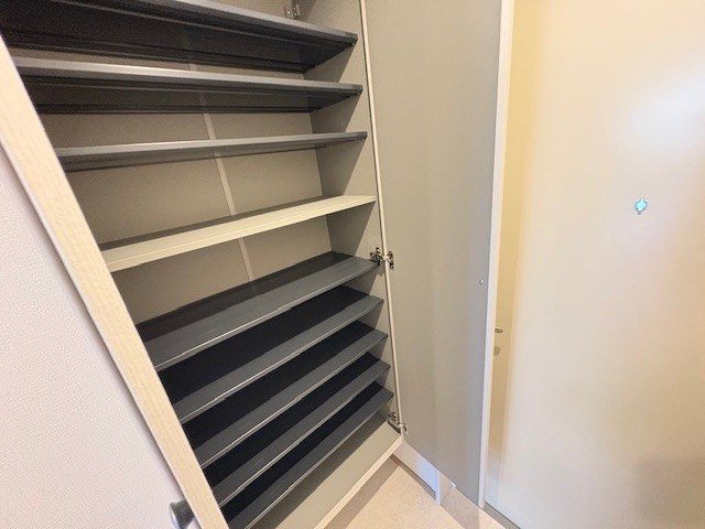 ウェルスクエア帝塚山　住吉小学校区の収納|ウェルスクエア帝塚山　シューズボックス