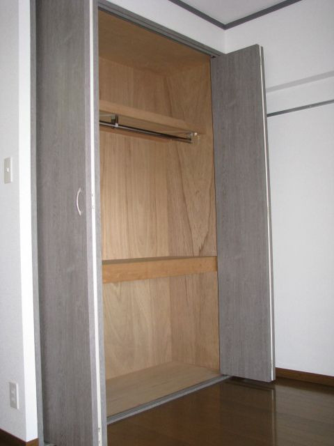 ロイヤル天神東の収納