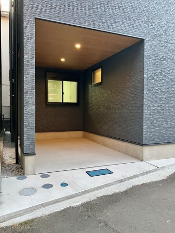 南台戸建の駐車場