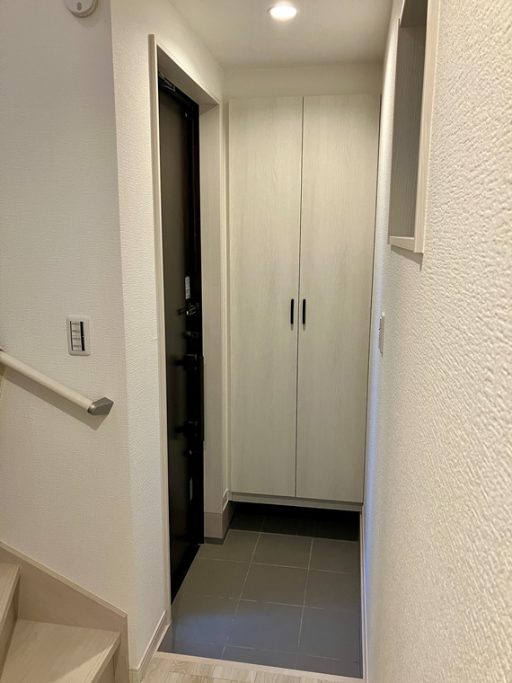 南台戸建の玄関