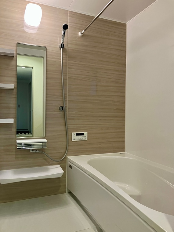 南台戸建の浴室