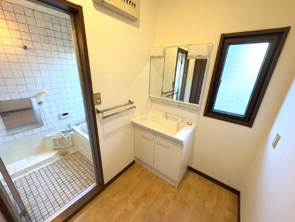 東松山市東平　中古戸建の洗面所