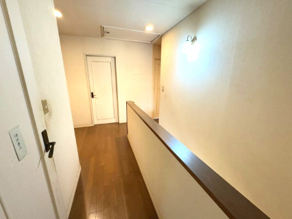 東松山市東平　中古戸建の内装|２階 廊下