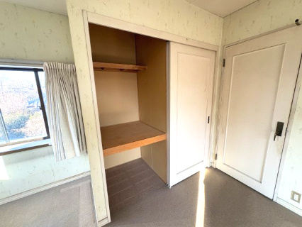 東松山市東平　中古戸建の洋室|２階 洋室（西側）収納