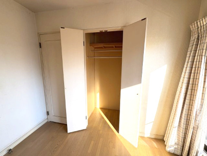 東松山市東平　中古戸建の洋室|２階洋室（中央）