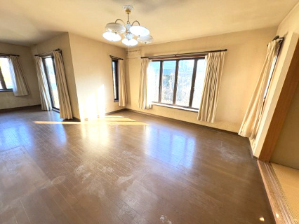 東松山市東平　中古戸建の居間・リビング