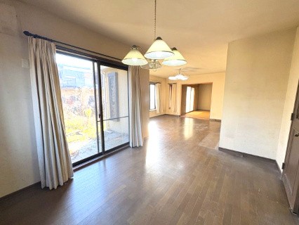 東松山市東平　中古戸建の居間・リビング