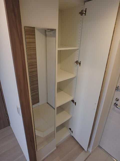 調布市小島町３丁目の賃貸マンションの収納