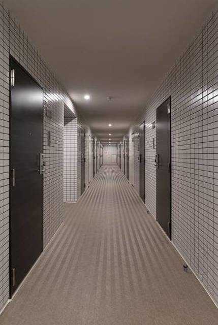 調布市小島町３丁目の賃貸マンションのロビー