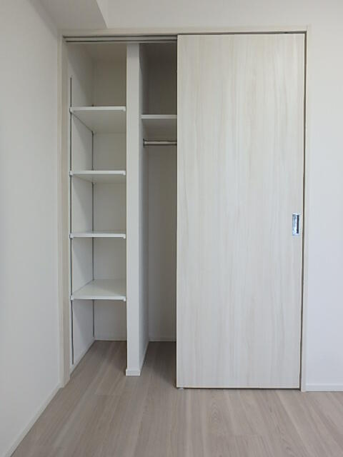 調布市小島町３丁目の賃貸マンションの収納