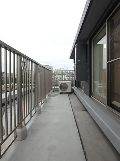 調布市小島町３丁目の賃貸マンションのバルコニー