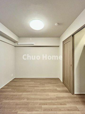 【子供部屋】 | 洋伸東大島マンション | 【子供部屋】お子様を持つ家庭の約6割が「家族や子どものため」に購入を希望。入学後の転校を避け、広い空間でのびのび育てたいなどの親心が、家探しのきっかけになっているようです。