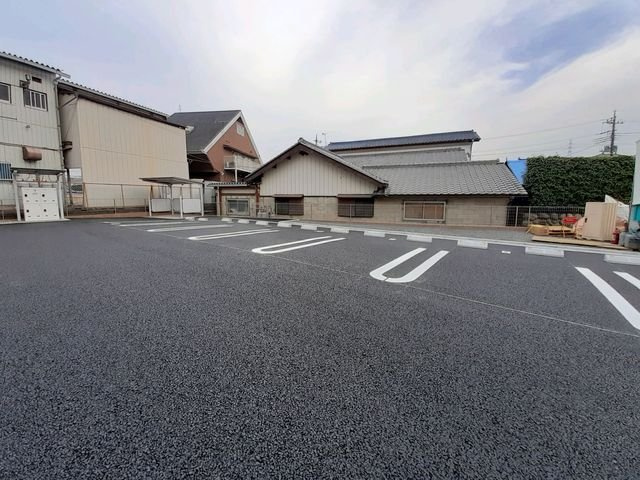 ヴィラ　アヴェニールの駐車場