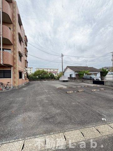 プログレッソ今釜の駐車場