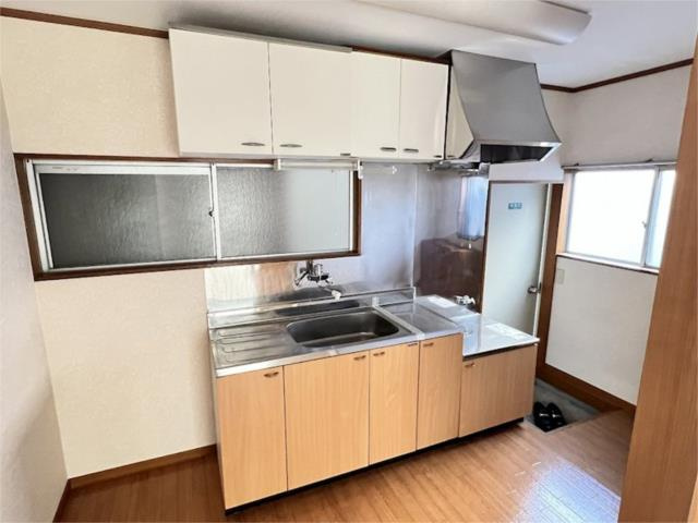 上部収納もついたキッチン