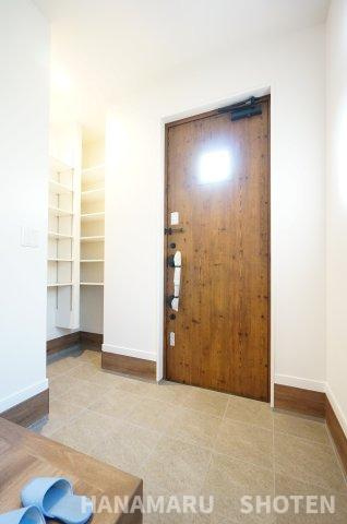 新築　千葉市緑区あすみが丘の玄関|＊当日ご案内可＊ご希望の物件まとめてご案内！弊社が掲載していない物件でもOK♪お気軽にご相談ください ♪お電話でのお問合わせがスムーズ♪