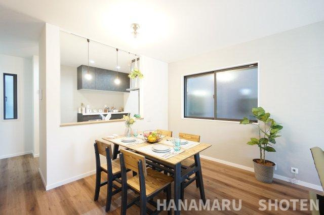 新築　千葉市緑区あすみが丘の居間・リビング|＊当日ご案内可＊ご希望の物件まとめてご案内！弊社が掲載していない物件でもOK♪お気軽にご相談ください ♪お電話でのお問合わせがスムーズ♪