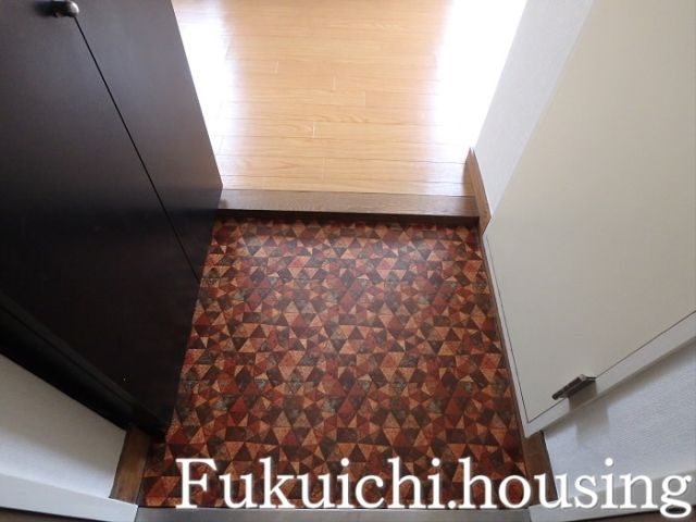 赤堤ライフの玄関