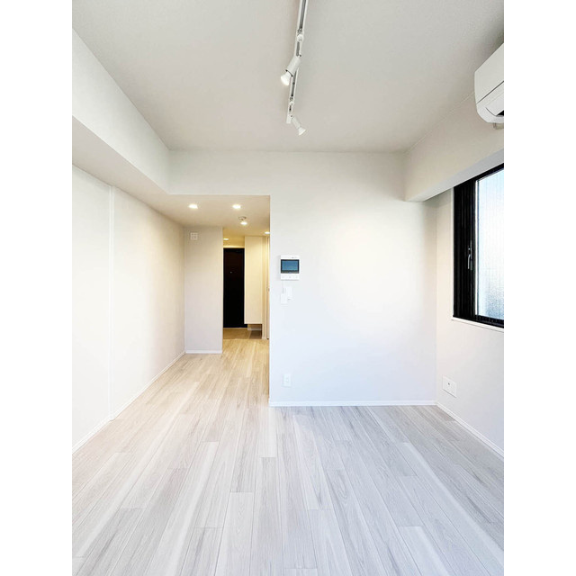 ラ・ペルラ下北沢の居間・リビング