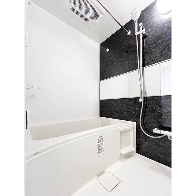 ラ・ペルラ下北沢の浴室