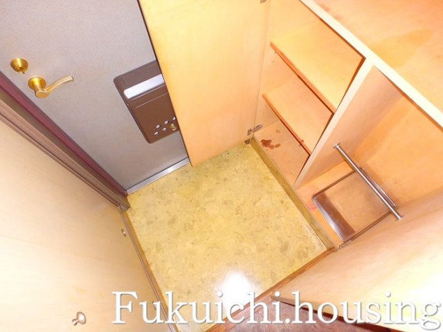 ウィンベルソロ世田谷赤堤の玄関